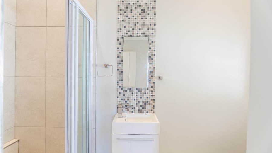 To Let 4 Bedroom Property for Rent in Bloubergstrand Western Cape